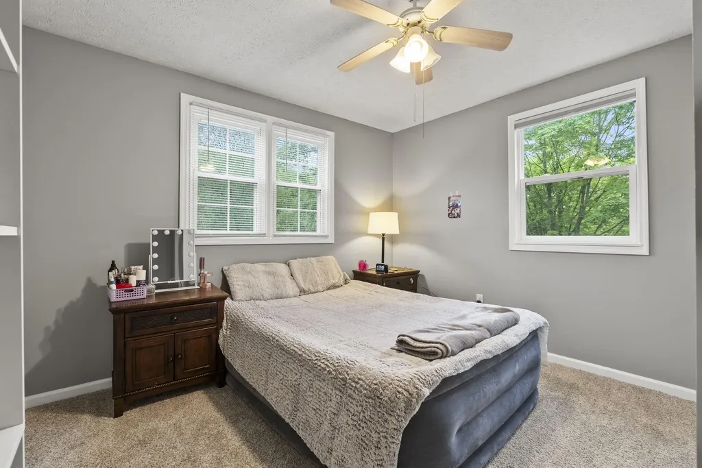 11 Congleton Hollow Road Mckee KY 40447