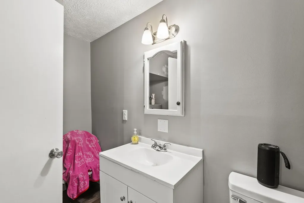 11 Congleton Hollow Road Mckee KY 40447