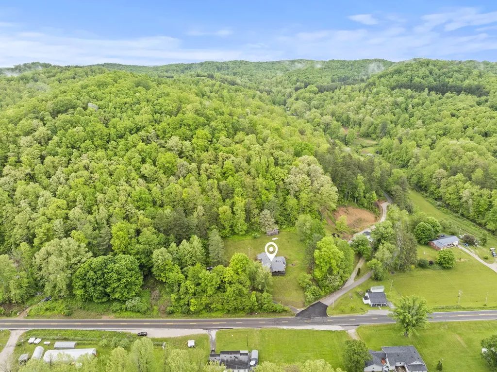 11 Congleton Hollow Road Mckee KY 40447