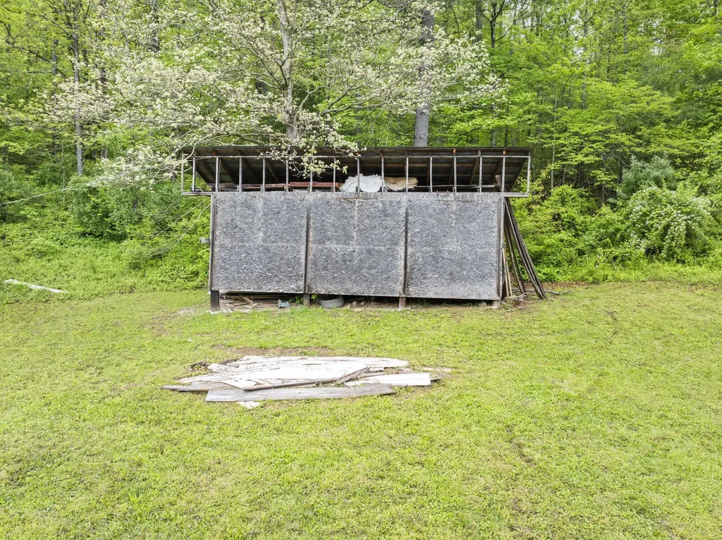 11 Congleton Hollow Road Mckee KY 40447