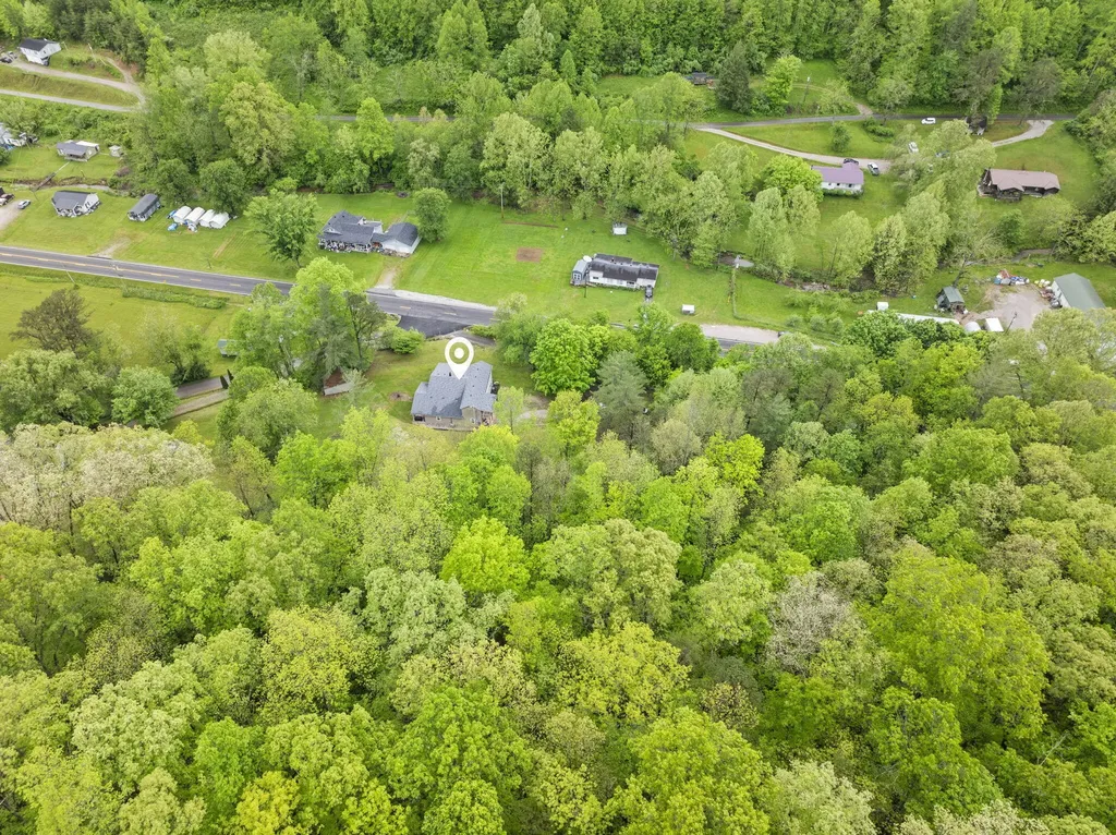 11 Congleton Hollow Road Mckee KY 40447
