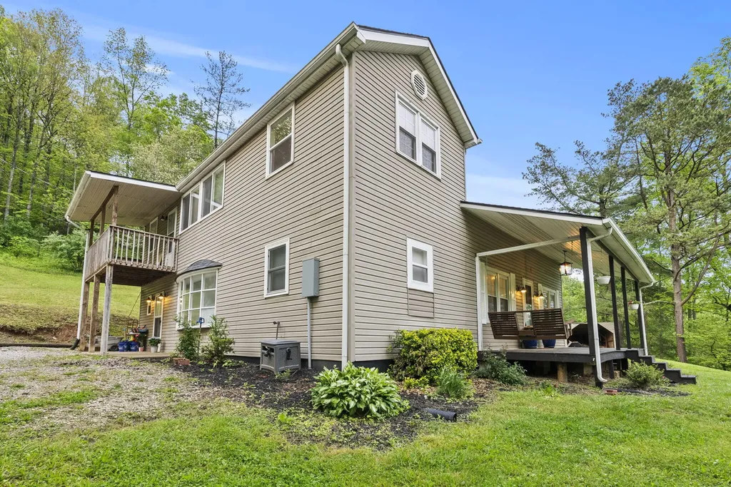 11 Congleton Hollow Road Mckee KY 40447