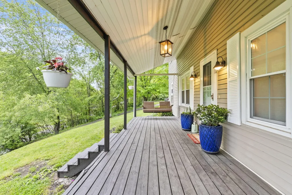 11 Congleton Hollow Road Mckee KY 40447