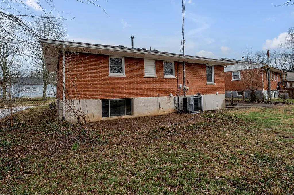 1911 Kingtree Court Lexington KY 40505