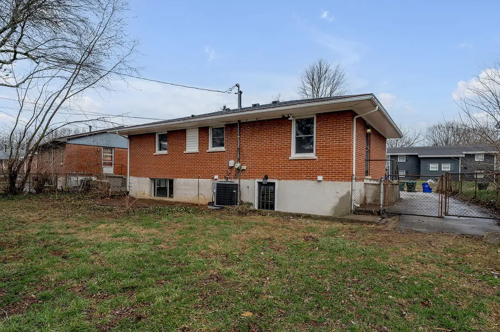 1911 Kingtree Court Lexington KY 40505