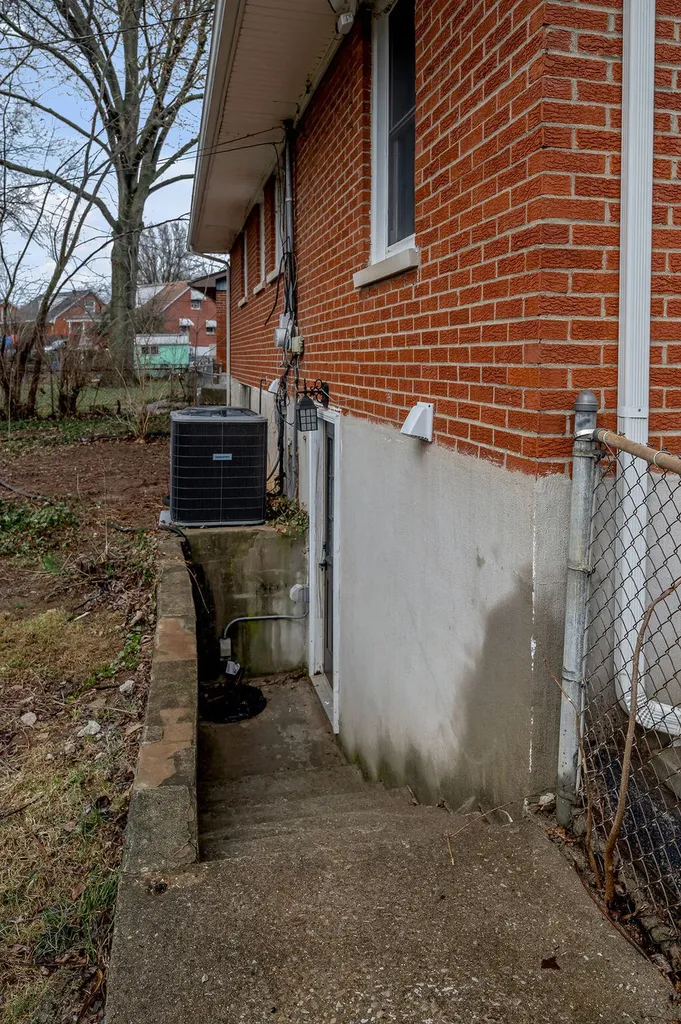 1911 Kingtree Court Lexington KY 40505