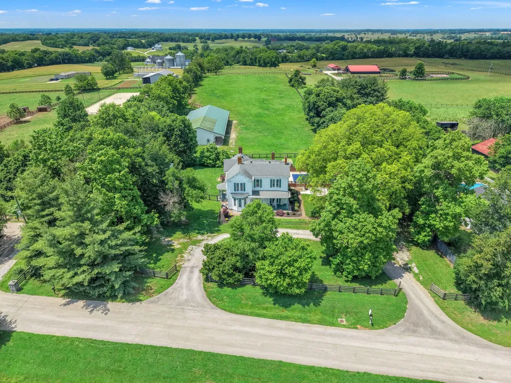1253 Millersburg Road Paris KY 40361