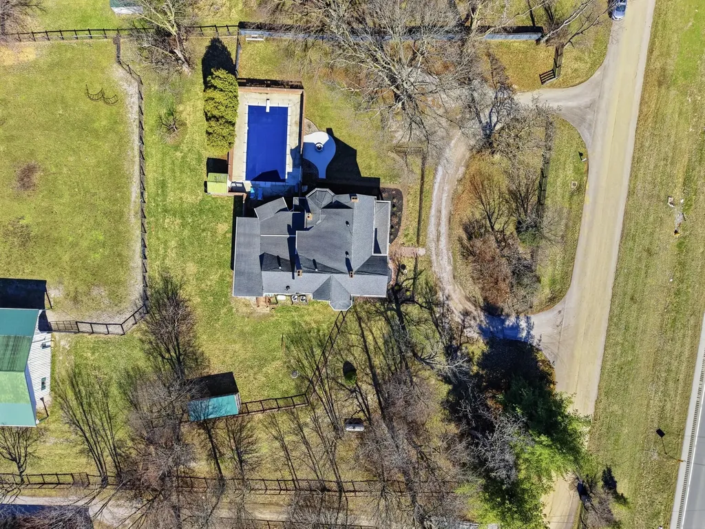 1253 Millersburg Road Paris KY 40361