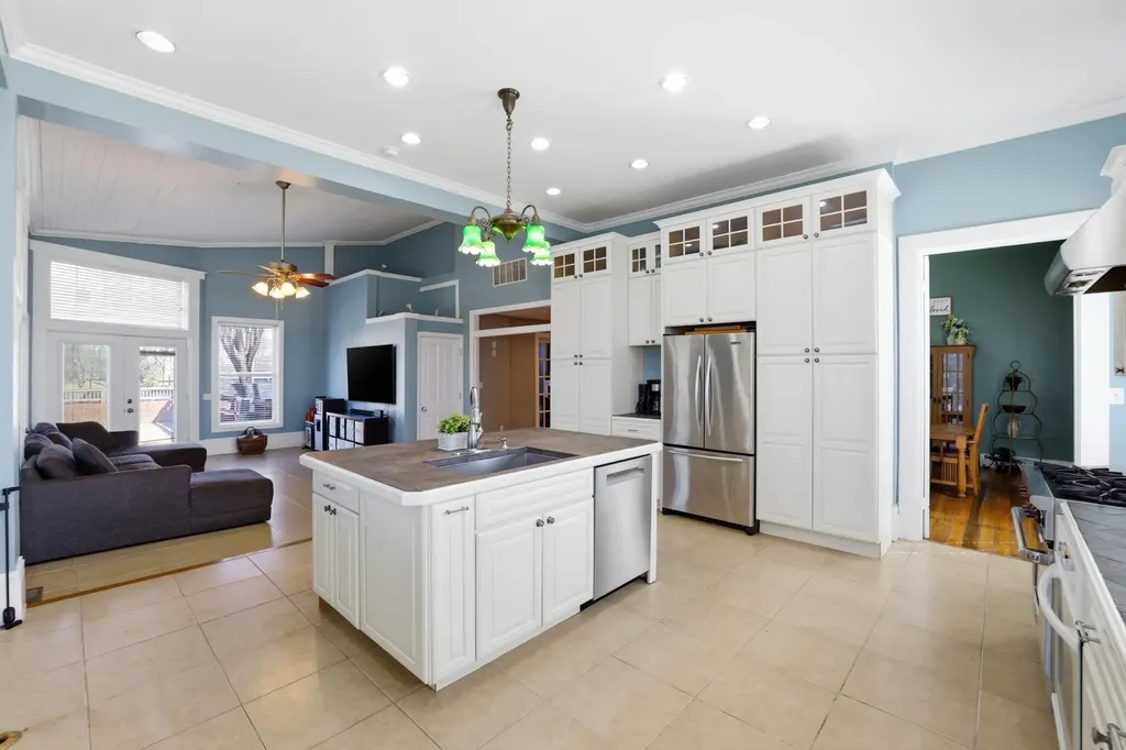 1253 Millersburg Road Paris KY 40361