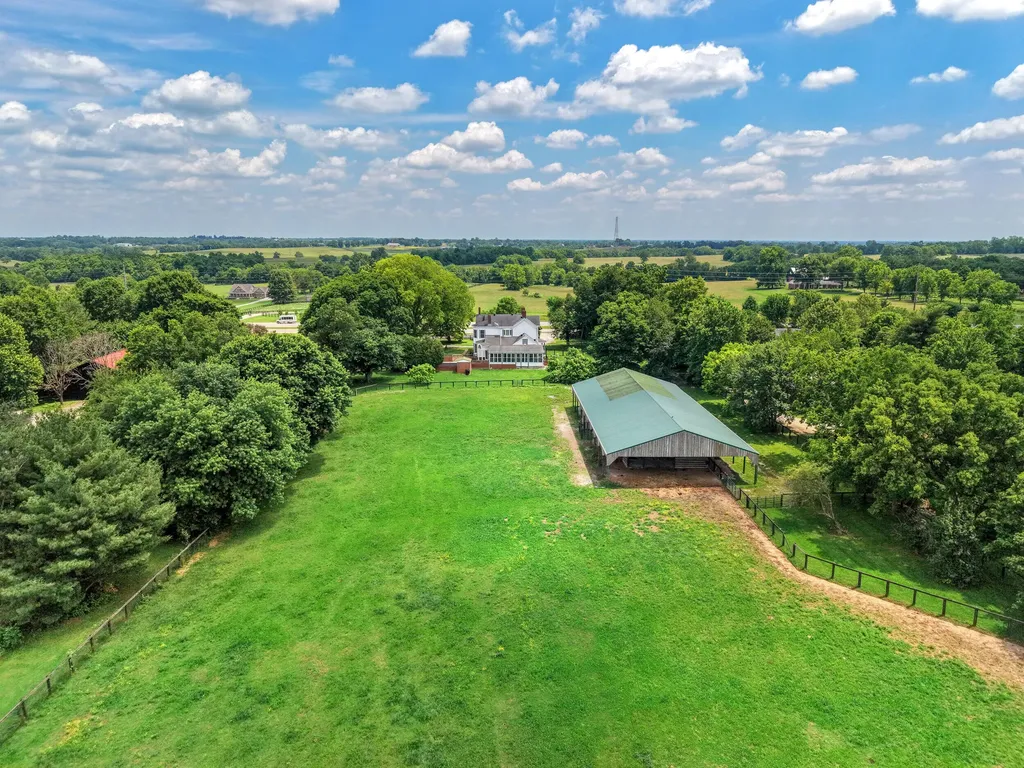 1253 Millersburg Road Paris KY 40361