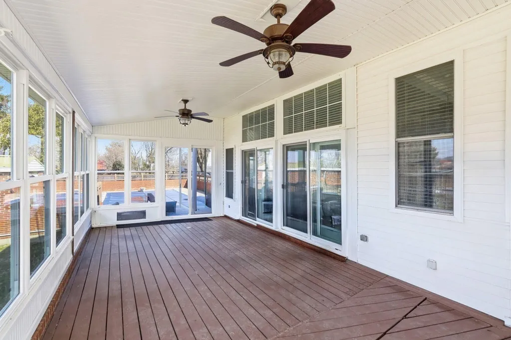 1253 Millersburg Road Paris KY 40361