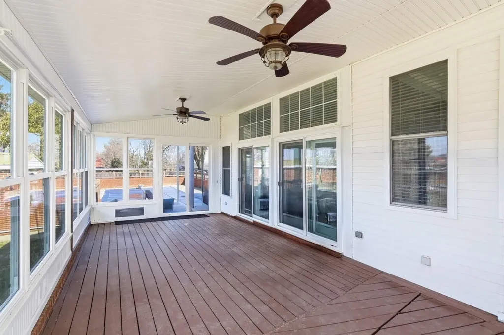1253 Millersburg Road Paris KY 40361