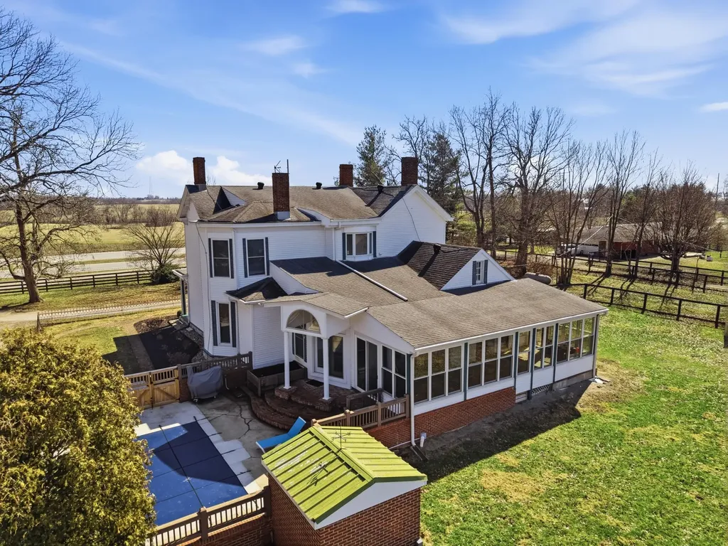 1253 Millersburg Road Paris KY 40361