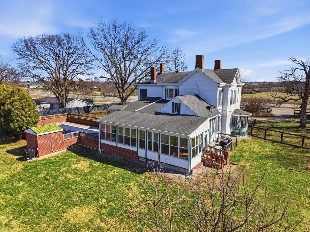 1253 Millersburg Road Paris KY 40361