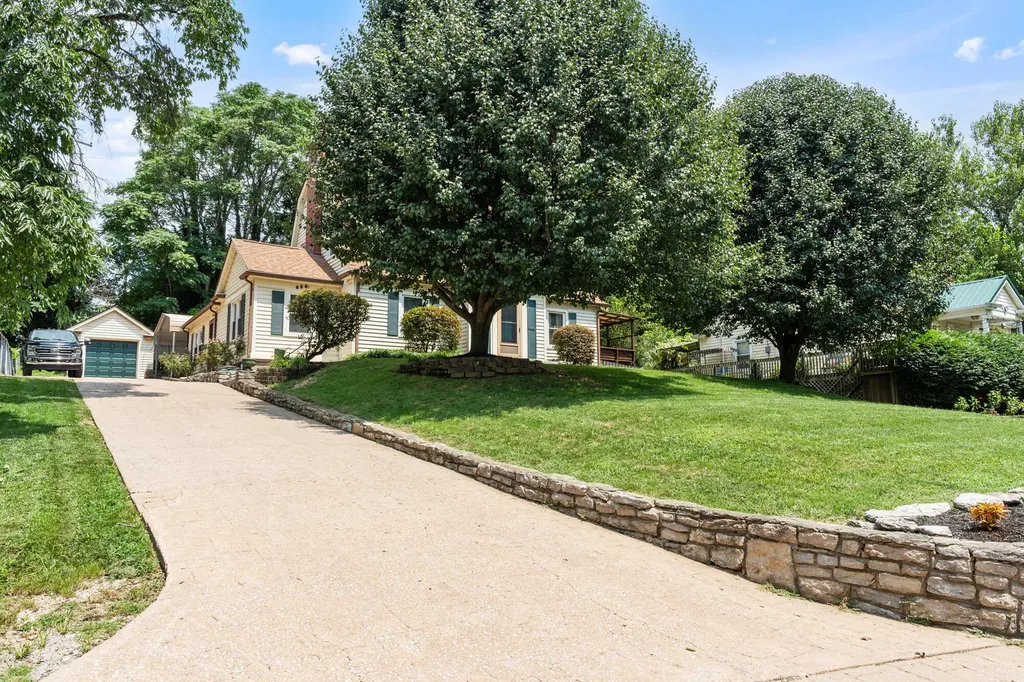 604 Winding Way Court Frankfort KY 40601