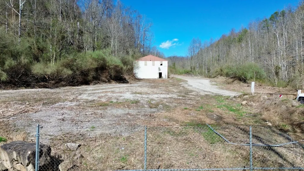 2214A State Highway 2033 Louisa KY 41230