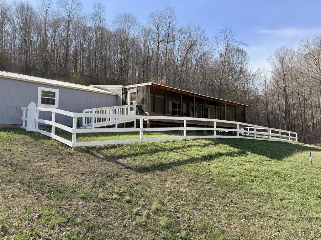 2781 Bull Run Road Liberty KY 42539