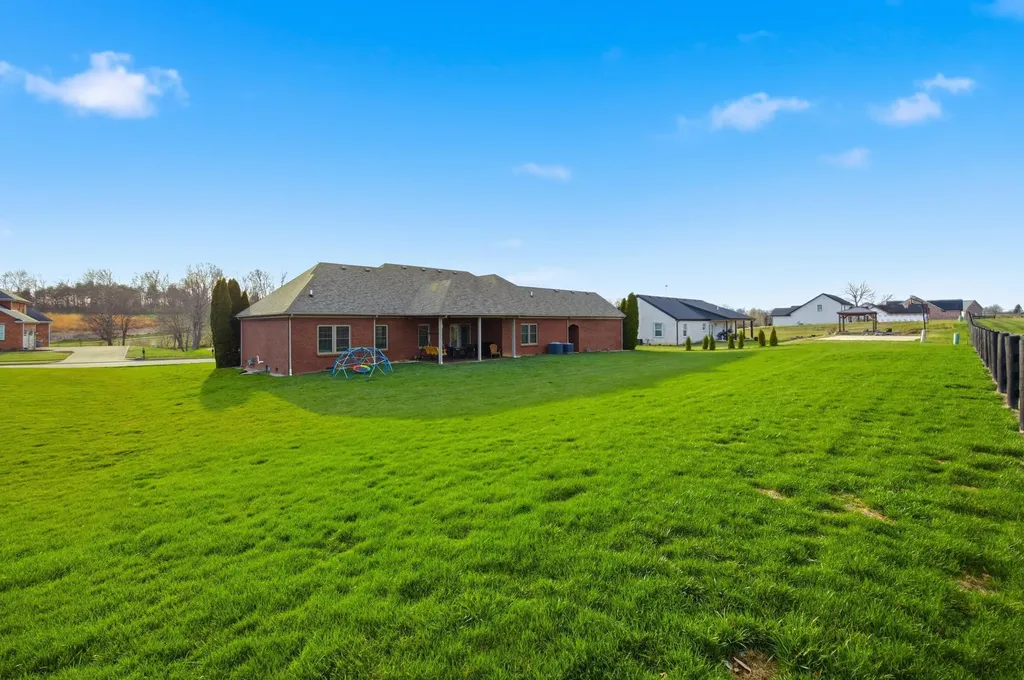 1045 Scenic Garden Lawrenceburg KY 40342