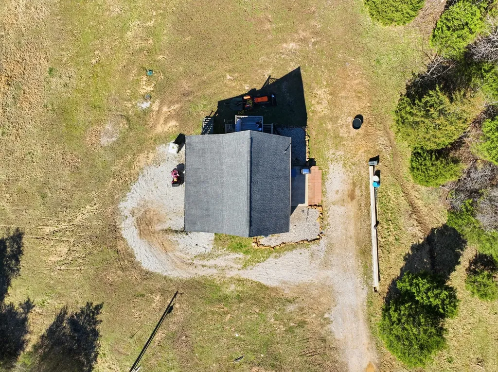 9098 Winchester Road Irvine KY 40336