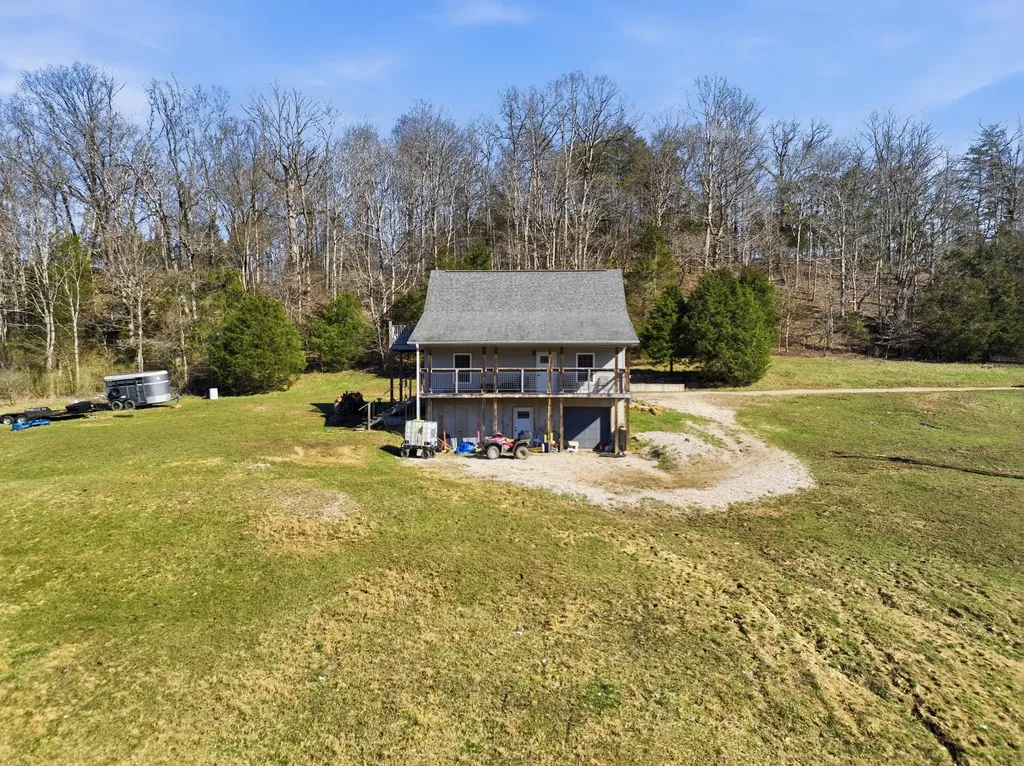 9098 Winchester Road Irvine KY 40336