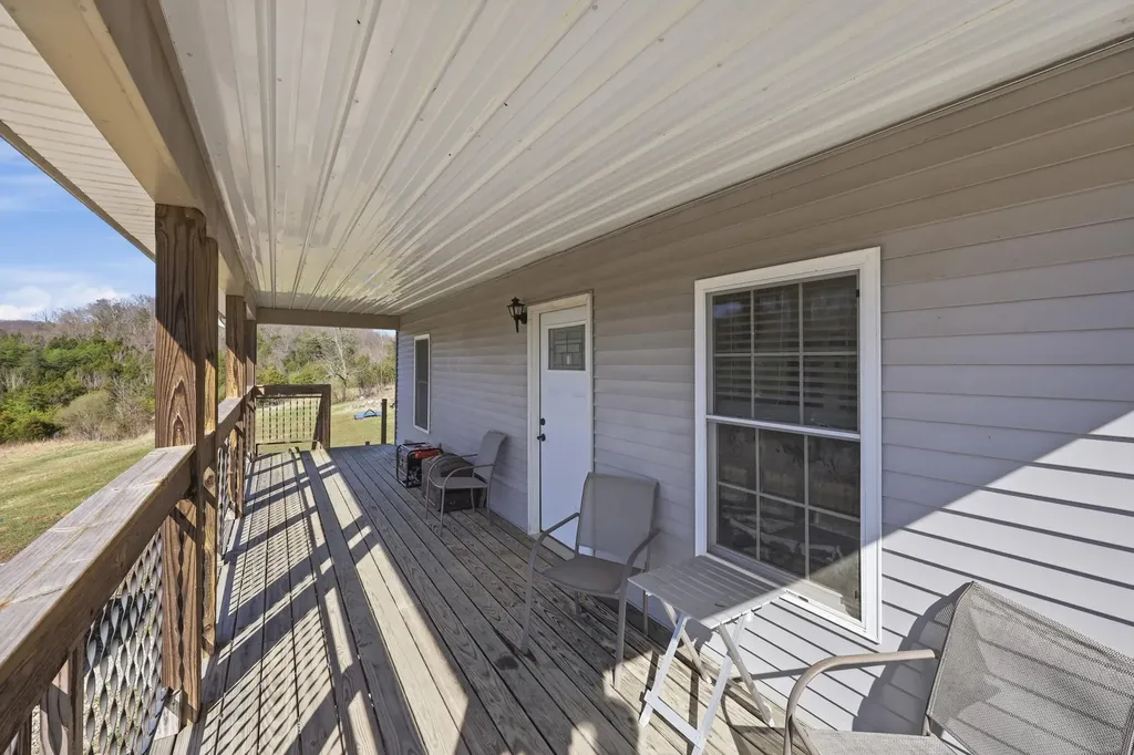 9098 Winchester Road Irvine KY 40336