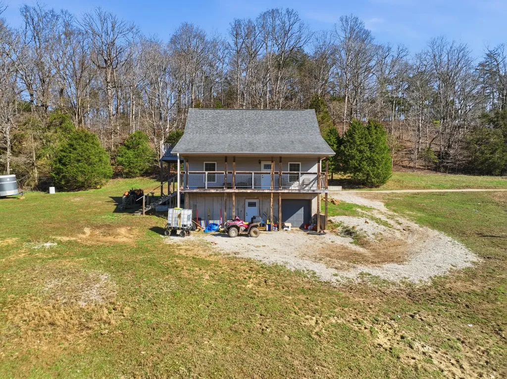 9098 Winchester Road Irvine KY 40336