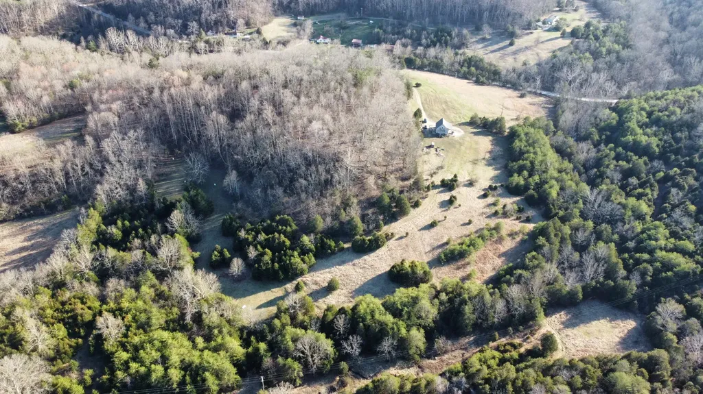 9098 Winchester Road Irvine KY 40336