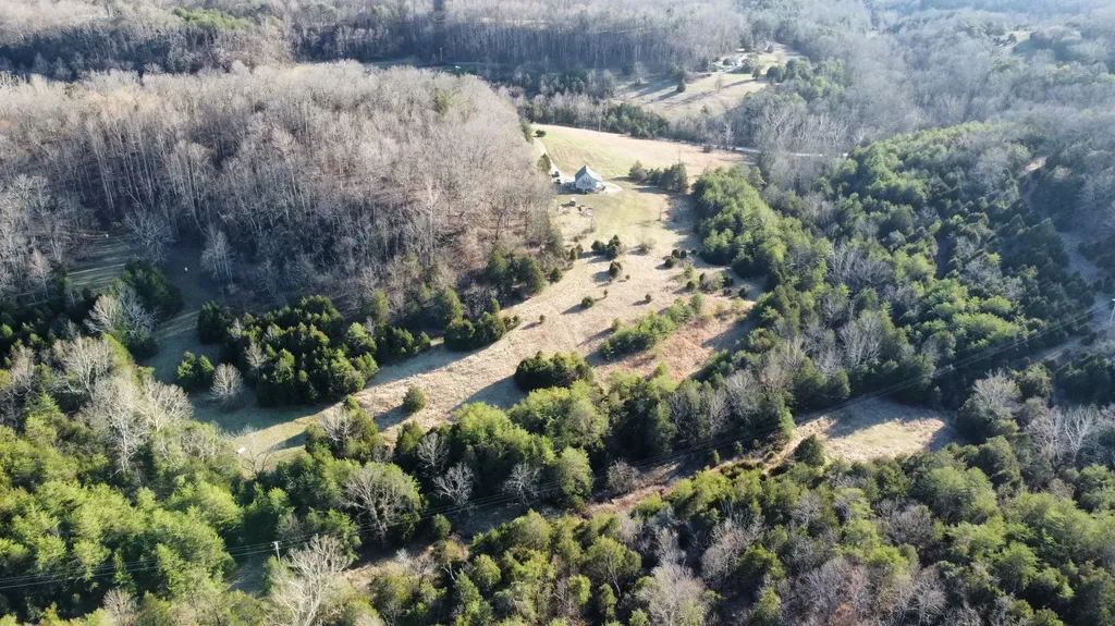 9098 Winchester Road Irvine KY 40336