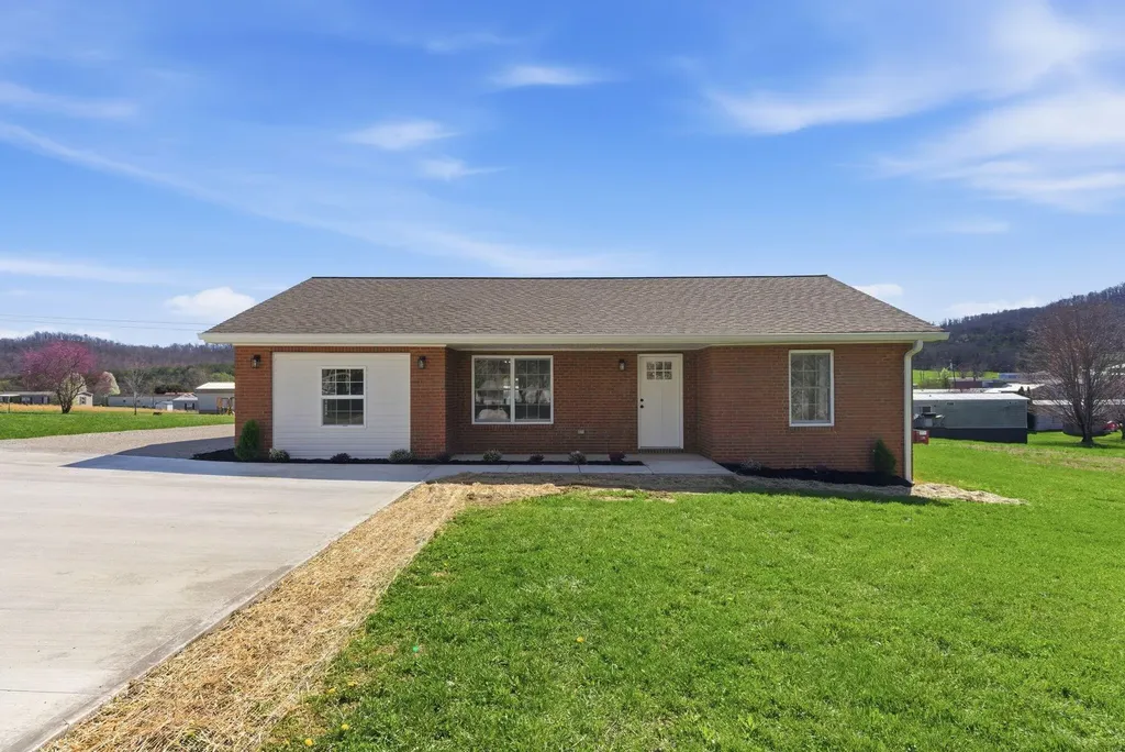 189 Scarlets Way Bronston KY 42518