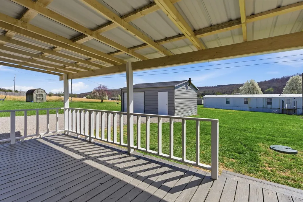 189 Scarlets Way Bronston KY 42518