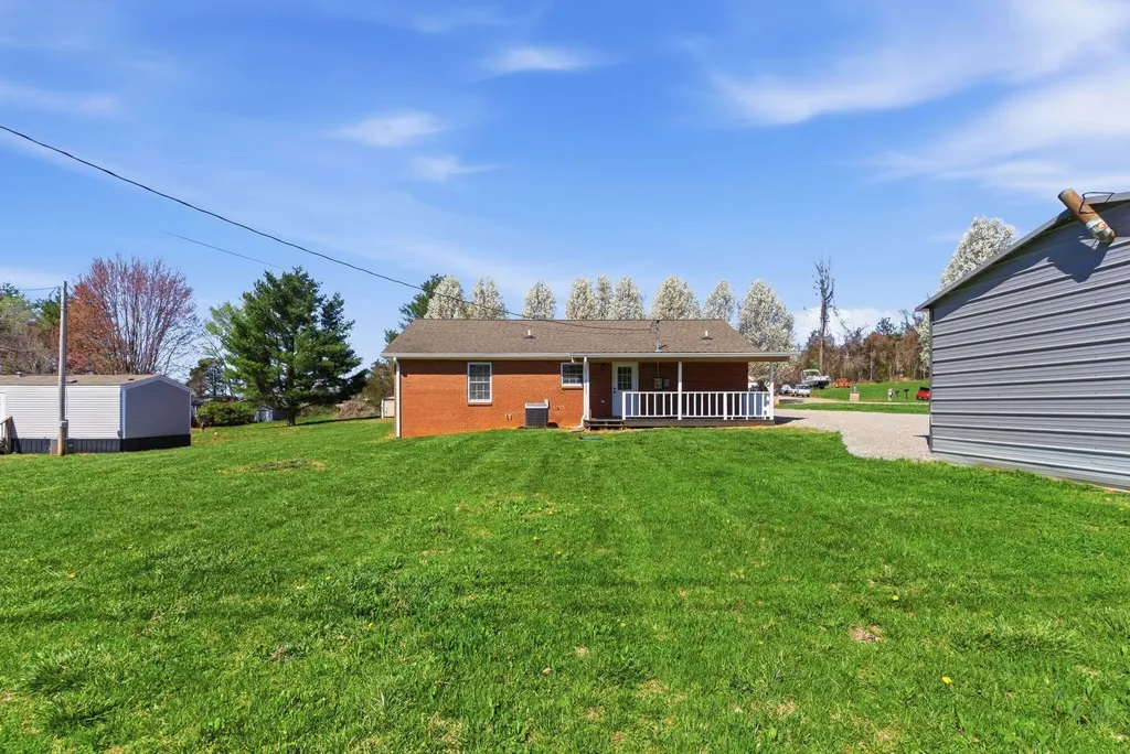 189 Scarlets Way Bronston KY 42518