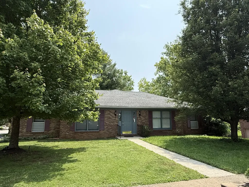 112 A-b Meadowlark Nicholasville KY 40356