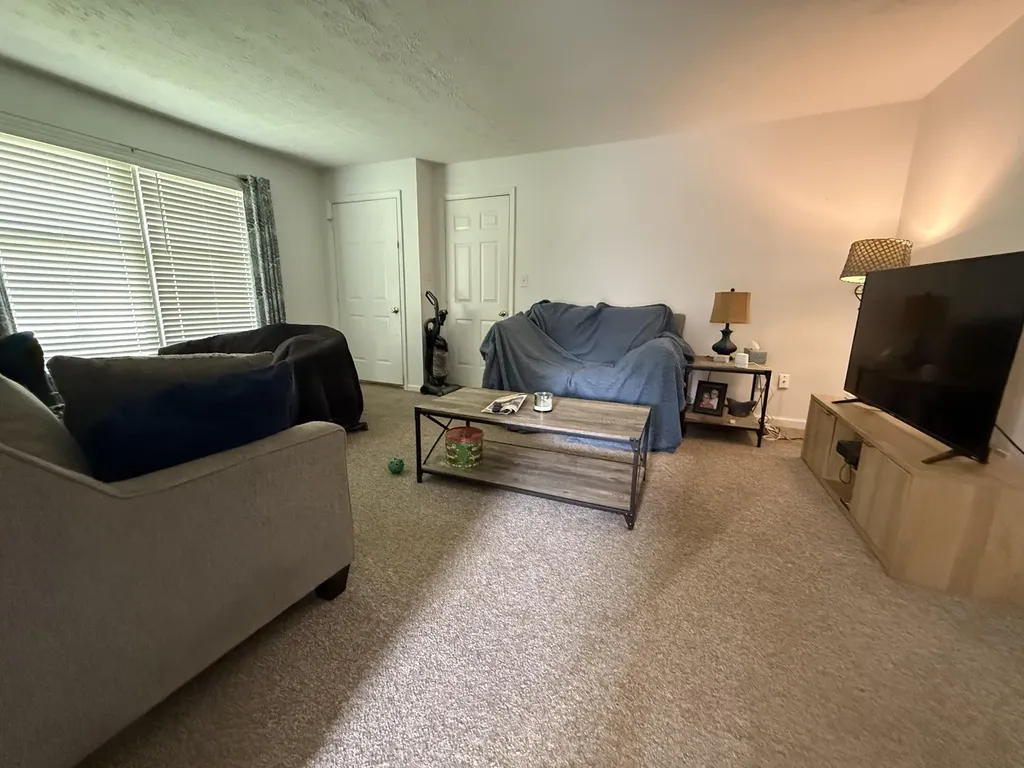 112 A-b Meadowlark Nicholasville KY 40356