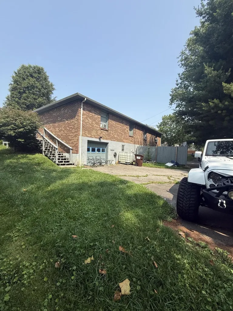 112 A-b Meadowlark Nicholasville KY 40356