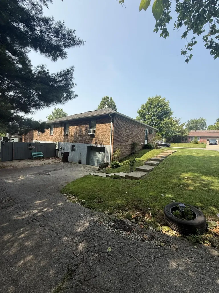112 A-b Meadowlark Nicholasville KY 40356