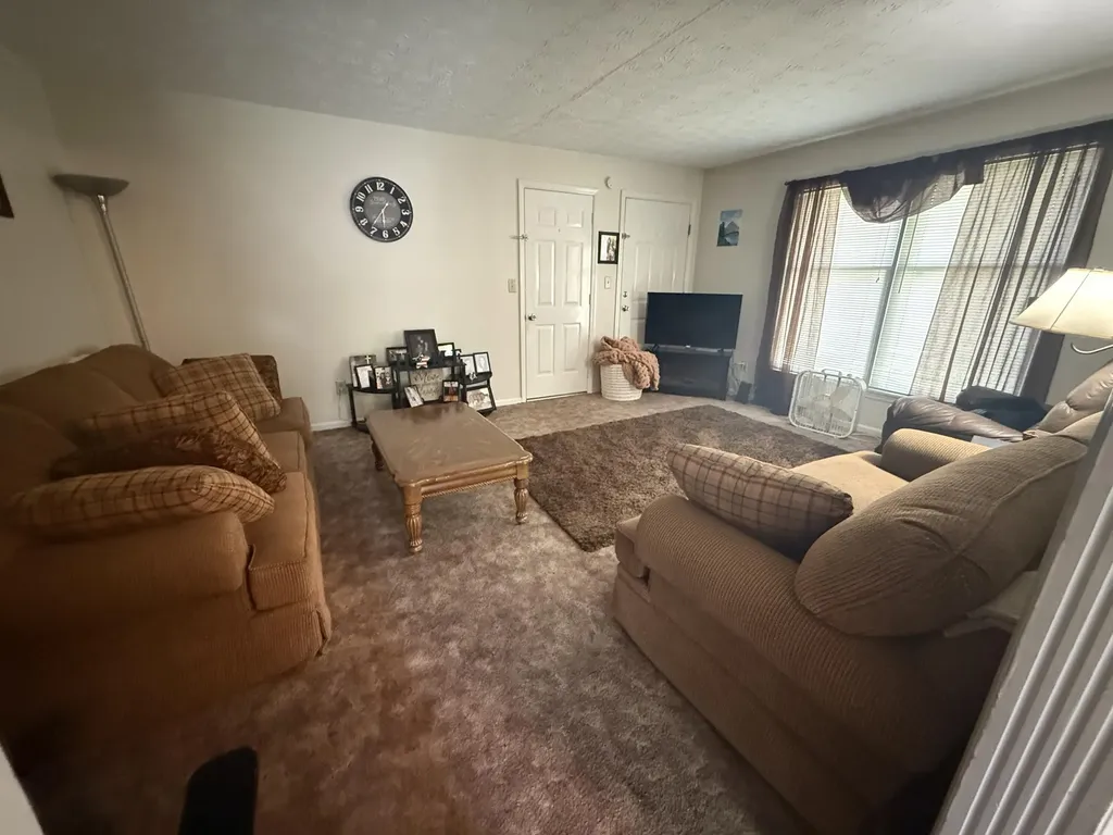112 A-b Meadowlark Nicholasville KY 40356