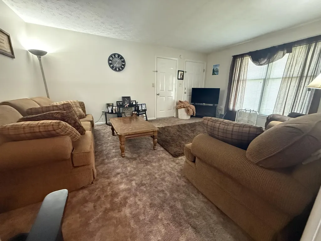 112 A-b Meadowlark Nicholasville KY 40356