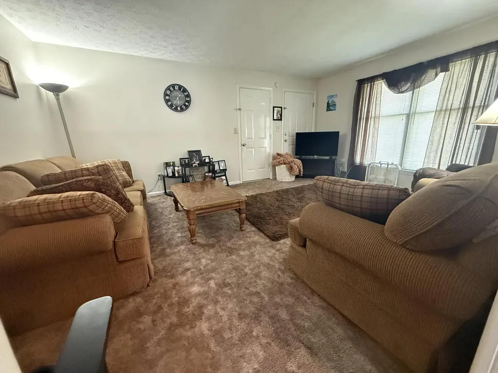 112 A-b Meadowlark Nicholasville KY 40356