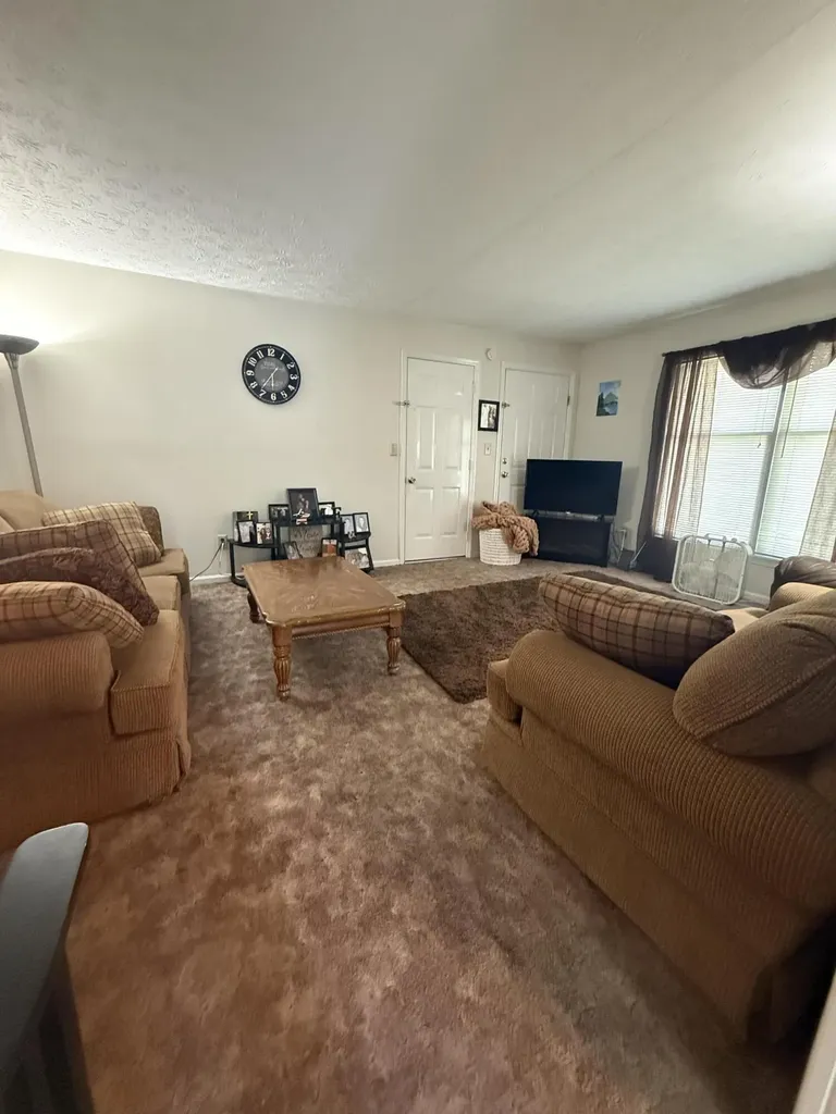112 A-b Meadowlark Nicholasville KY 40356