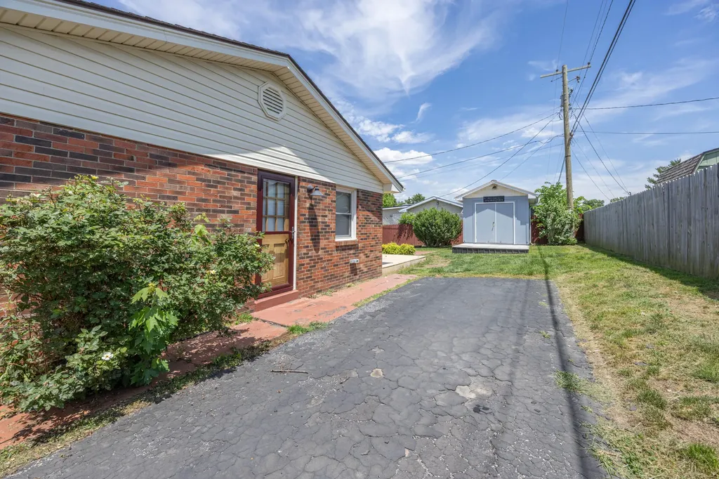 904 Michael Avenue Mt Sterling KY 40353