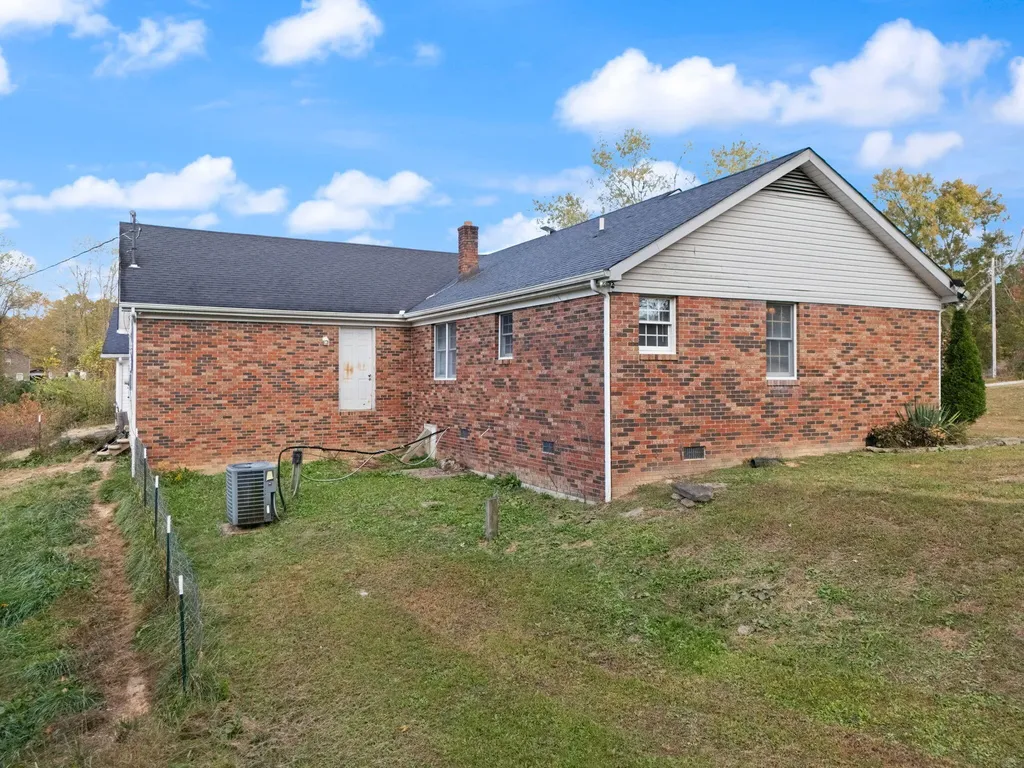 286 Joe Davidson Road Beattyville KY 41311