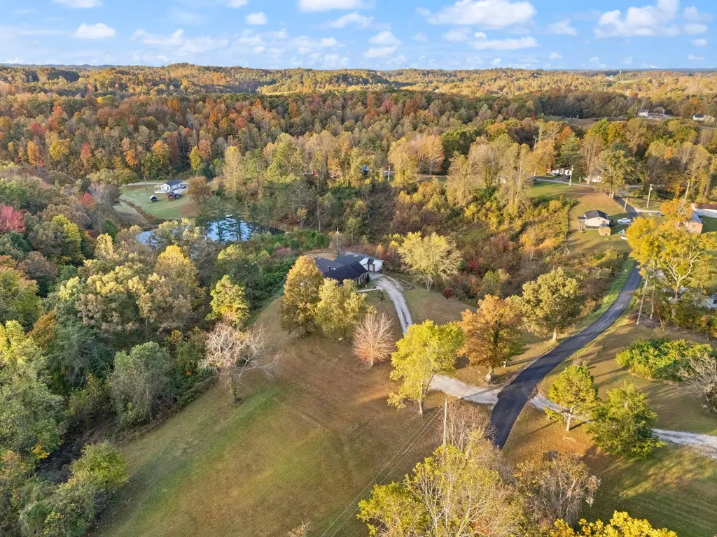 286 Joe Davidson Road Beattyville KY 41311