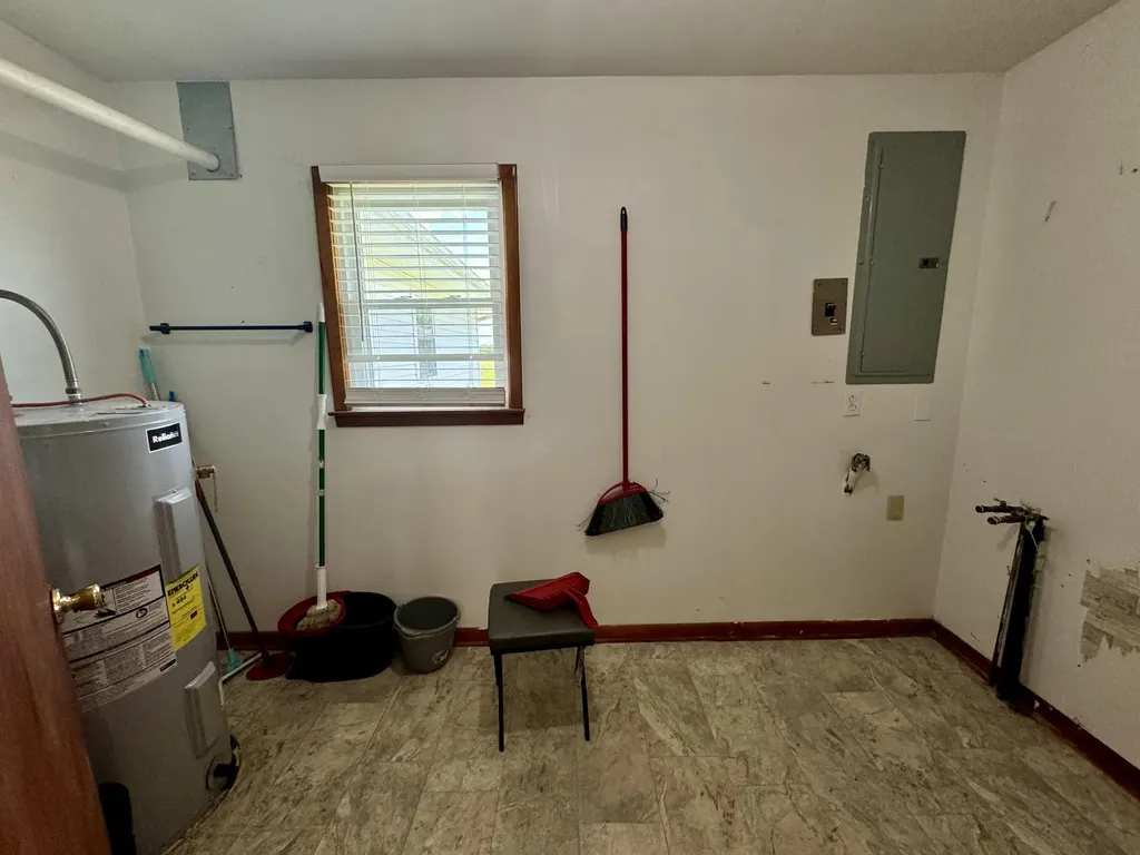 6658 Ky-10 Tollesboro KY 41189