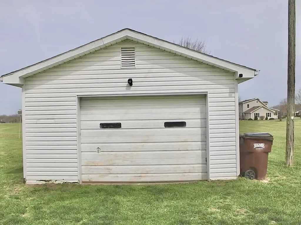 6658 Ky-10 Tollesboro KY 41189