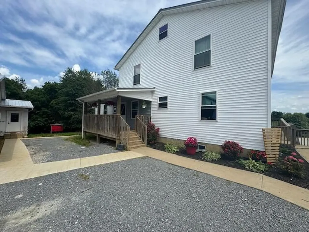 5183 Kentucky 36 Cynthiana KY 41031