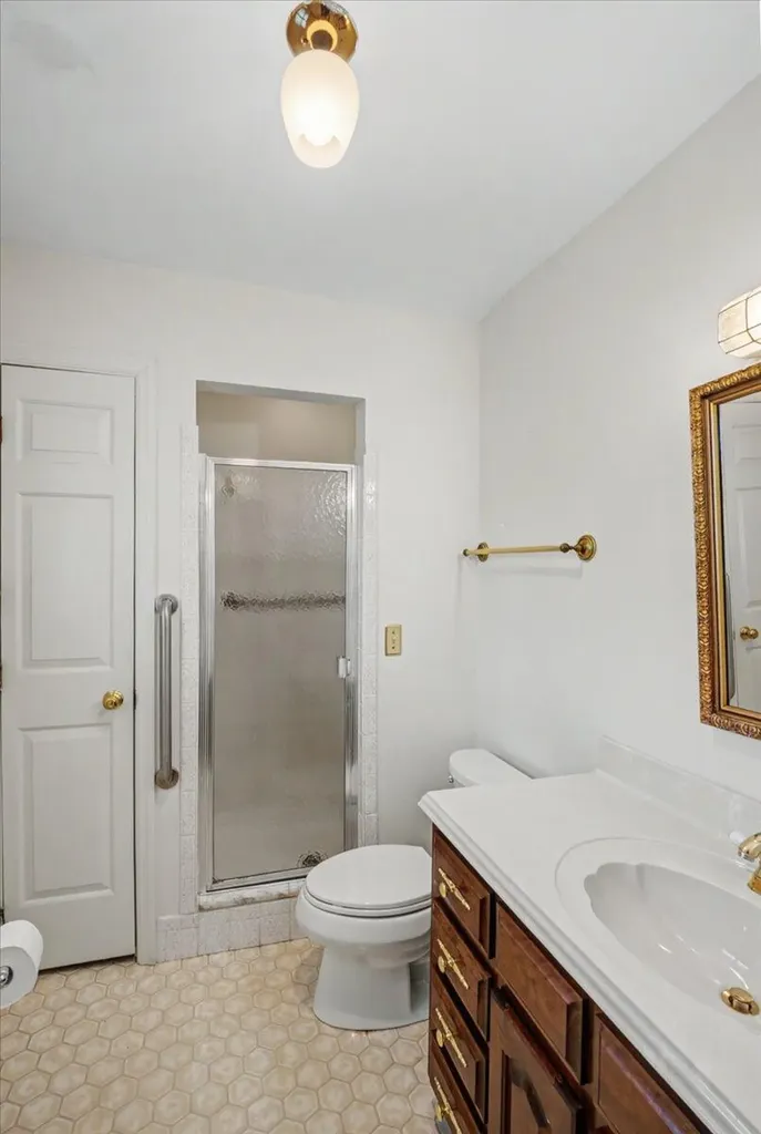 16 Whitebridge Lane Frankfort KY 40601