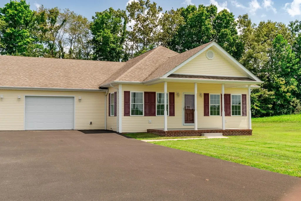 412 Murphy Lane Jamestown KY 42629