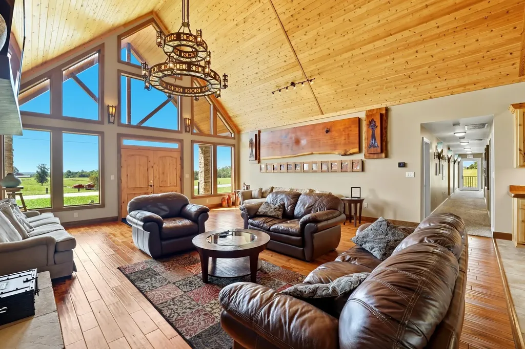 2735 Ky-501 Kings Mountain KY 40442