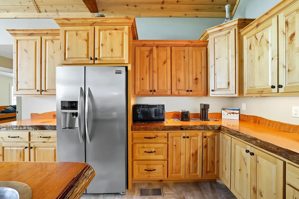 2735 Ky-501 Kings Mountain KY 40442