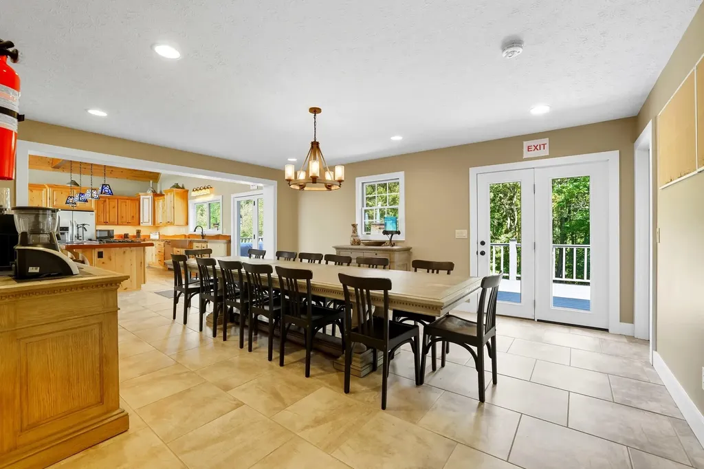 2735 Ky-501 Kings Mountain KY 40442